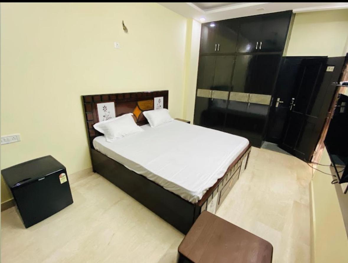 Golden Bridge Hotel New Delhi Exterior foto
